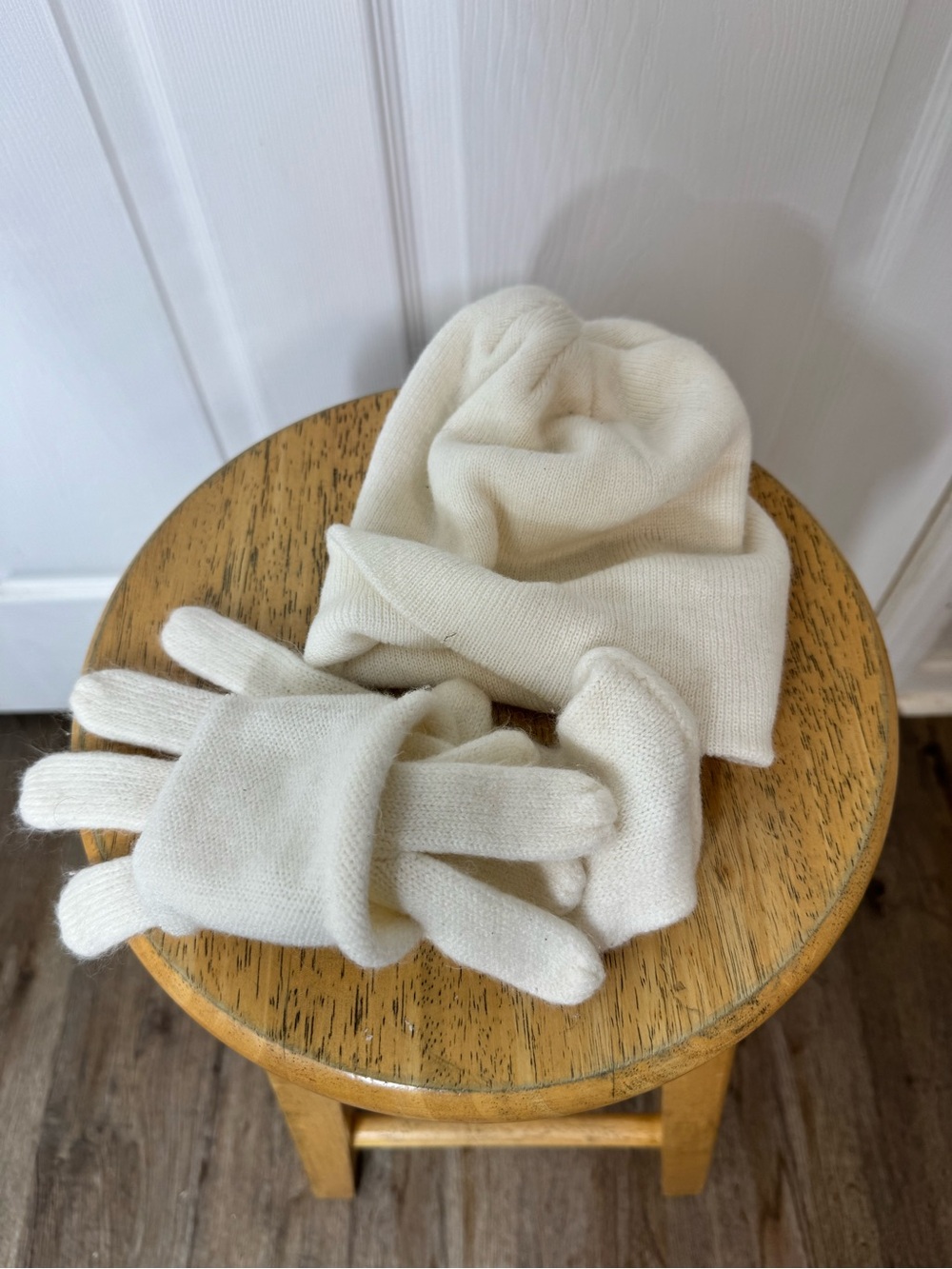 Cream Knit Hat and Glove Set by